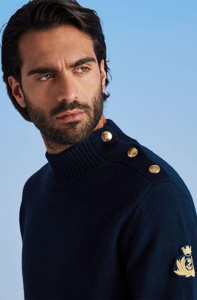 Picture of MeN SWEATER WITH GOLD BUTTON